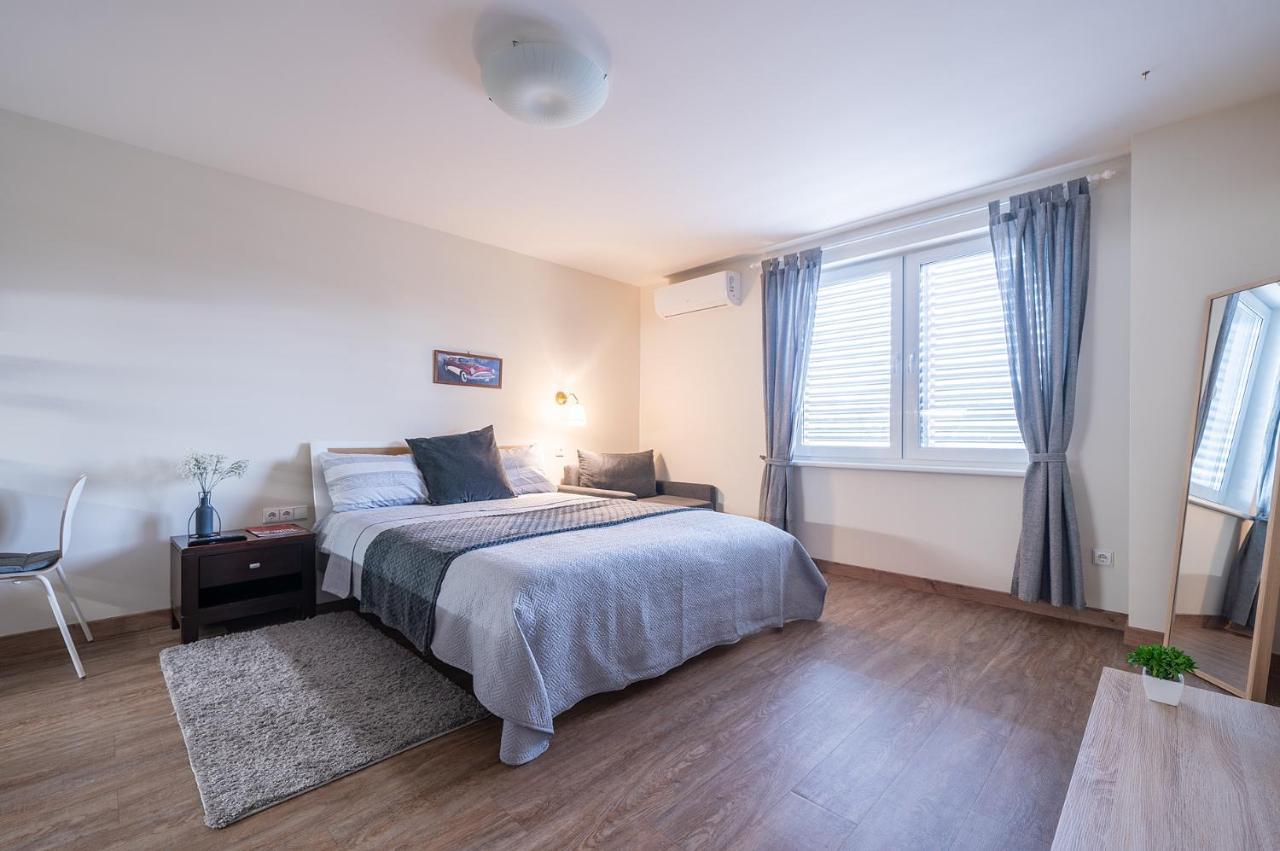 Gyneju Self Check-In Apartments Vilnius Ngoại thất bức ảnh