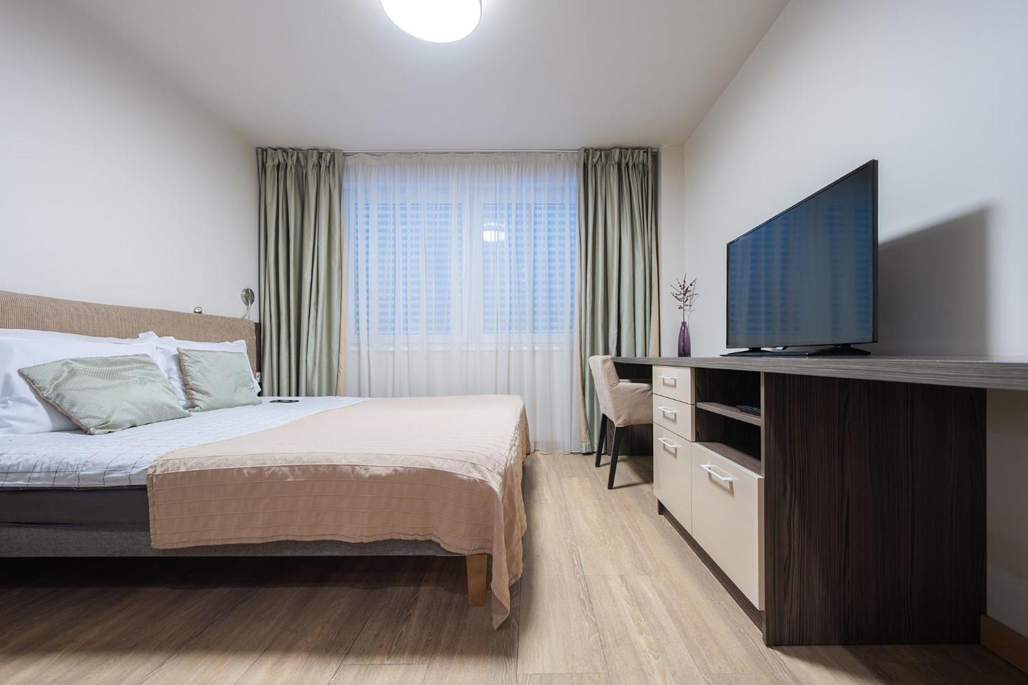 Gyneju Self Check-In Apartments Vilnius Ngoại thất bức ảnh
